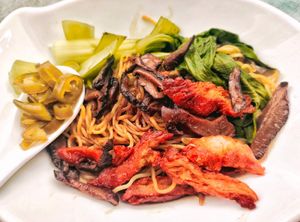 Signature wan ton noodles at Water Drop Teahouse 滴水坊 in Northeast Singapore