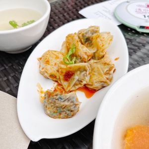 Spicy dumplings at Water Drop Teahouse 滴水坊 in Northeast Singapore