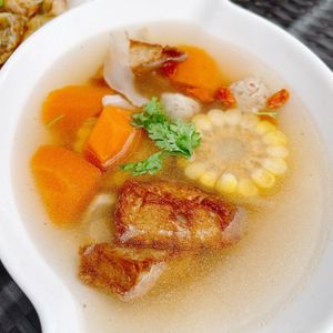 Herbal soup at Water Drop Teahouse 滴水坊 in Northeast Singapore
