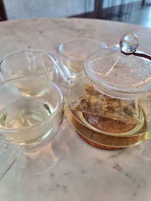 Chrysanthemum Tea ~ 8/2/22 at Water Drop Teahouse 滴水坊 in Northeast Singapore
