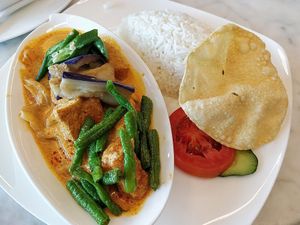 Mixed vegetables curry rice at Water Drop Teahouse 滴水坊 in Northeast Singapore