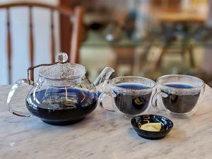 Butterfly Pea Tea Pot at Water Drop Teahouse 滴水坊 in Northeast Singapore