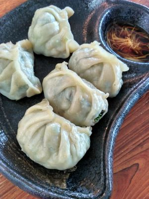 Dumpling at Water Drop Teahouse 滴水坊 in Northeast Singapore