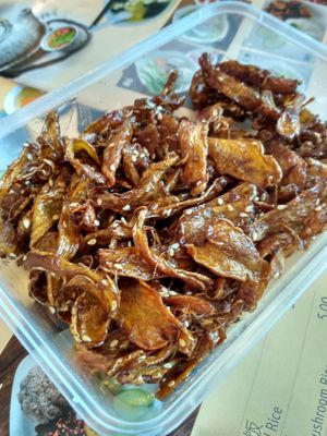 Crispy Ginger at Water Drop Teahouse 滴水坊 in Northeast Singapore