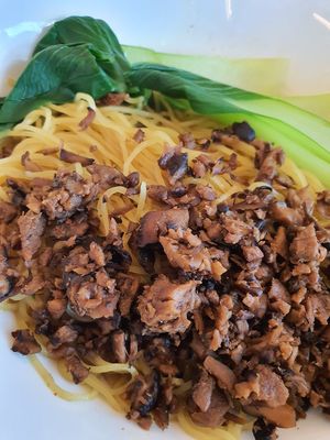 Minced mushroom noodles at Water Drop Teahouse 滴水坊 in Northeast Singapore