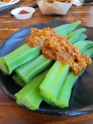 Lady Finger at Water Drop Teahouse 滴水坊 in Northeast Singapore