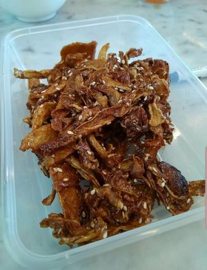 Cripsy ginger at Water Drop Teahouse 滴水坊 in Northeast Singapore