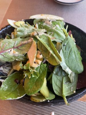 Green salad with avocado and green apple  #Veganuary at Oishii in Male