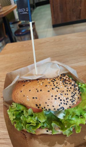 BeyondMeat-Burger at Eirisch Grill in Dobbiaco