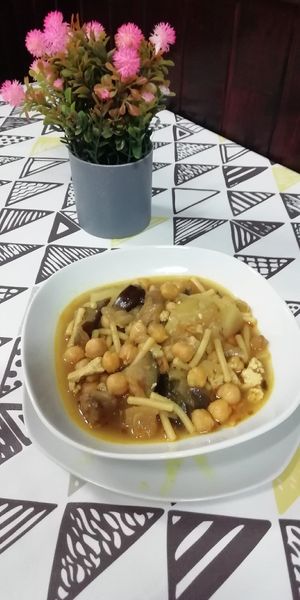 rancho vegano con tofu, fideos, berenjena con garbanzos #Veganuary at Ananda in Tenerife