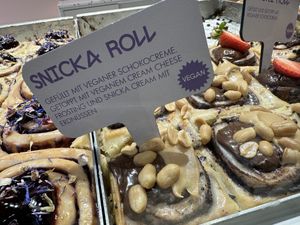 "snickers"  at Cinnamood in Berlin