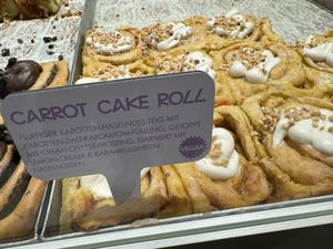 carrot cake vegan  at Cinnamood in Berlin