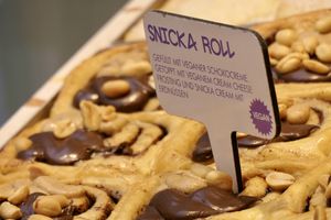 "not snickers" #Veganuary at Cinnamood in Berlin