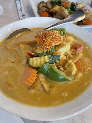 Kaeng ka ri curry  at Araya's Place in Bellevue