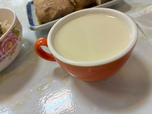 Soy milk at Dōng Dōng SùShí 東東素食 in New Taipei City