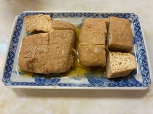 Stinky tofu: not stinky at all at Dōng Dōng SùShí 東東素食 in New Taipei City