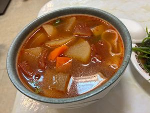Braised beef noodle soup: didn't have any "beef" but good flavor at Dōng Dōng SùShí 東東素食 in New Taipei City