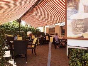 Seating at Sutter Begg - Güterstrasse in Basel