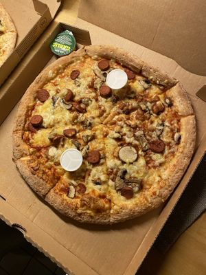 Large ‘All Day Breakfast’ pizza  at Papa John's in Enfield