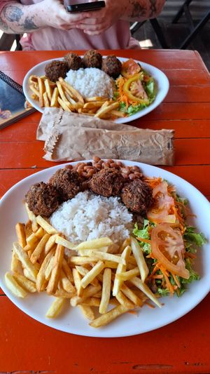 Prato feito (27 reais, incluso suco ou refrigerante) at Eita Food Cumbuco in Cumbuco