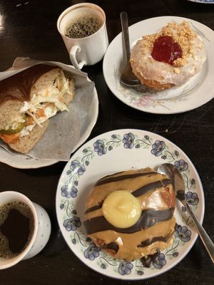 Sooo good bagels and donuts   at Round - Steissi in Helsinki