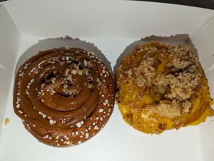 Cinnamon bun with caramel and mango donut at Round - Steissi in Helsinki