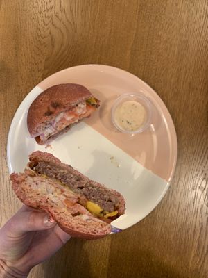 Bacon Cheeseburger 🍔  at Vbb House in Paris