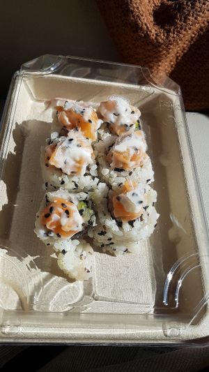 Vegan sushi at Vbb House in Paris