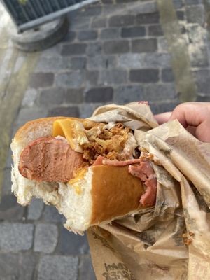 Cheezy Hot Dog   at Vbb House in Paris