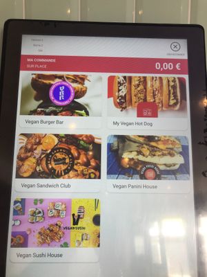 Onscreen orders only at Vbb House in Paris