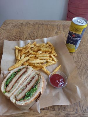 Meal deal - chicken peanut butter burger, vbb fries, drink at Vbb House in Paris