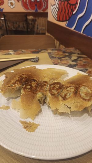 Gyozas veganas at Mikasa in Barcelona