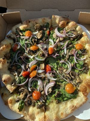 12” Garden of Vegan Pizza 😋  at Stonework Pizza & Tap in Petaluma