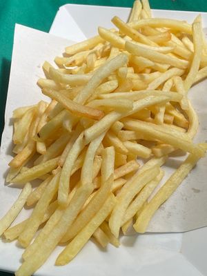 Fries at Ruen Morakot Restaurant - ร้านอาหารเรือนมรกต สระมรกต in Krabi