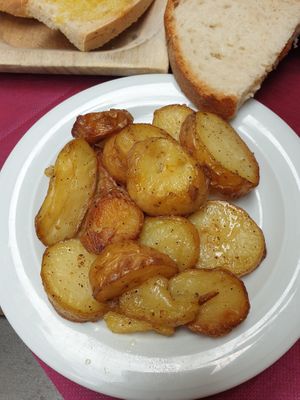 Roast potatoes €5.00 at Degli Orti in Assisi