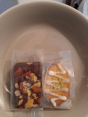 Vegan chocolate brownie and vegan lemon cookies at Slow Jam in Yamagata