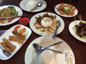 - at I Love Vegetarian Food - De Ra Sa in Tuban
