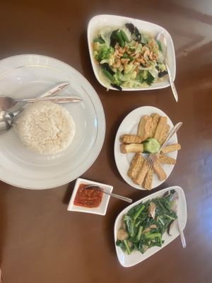   at I Love Vegetarian Food - De Ra Sa in Tuban