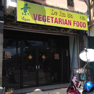 entrance at I Love Vegetarian Food - De Ra Sa in Tuban