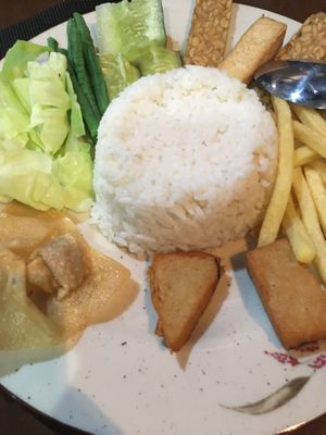 Platter at I Love Vegetarian Food - De Ra Sa in Tuban