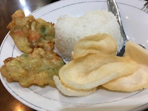 Plain rice and fried veg with crispy thingis  at I Love Vegetarian Food - De Ra Sa in Tuban