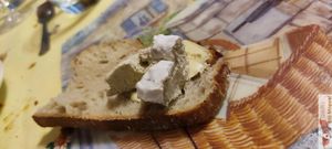 Bread, vegan butter and Vromton at Vromton in Paris