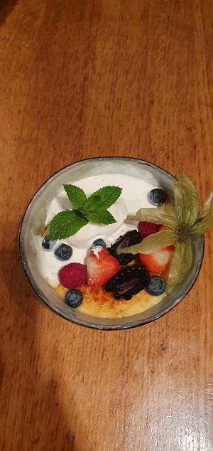 Creme Brulée mit Popcorn Eis at Secret Garden - Maybe closed in Zug