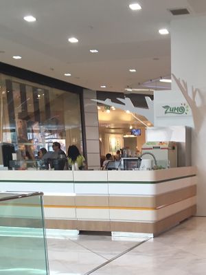 Near the Starbucks at Zumo Smoothies Bar - Etoile Shopping Center in Nice