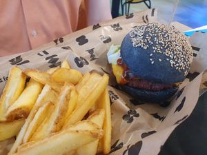 Burger with redefined meat at Impact Food in Rome