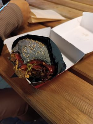 Smoked con nobacon biolab, cheddar violife, pomodoro, insalata e salsa bbq at Impact Food in Rome