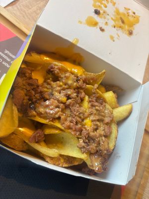 Loaded fries (la mincy)  at Impact Food in Rome