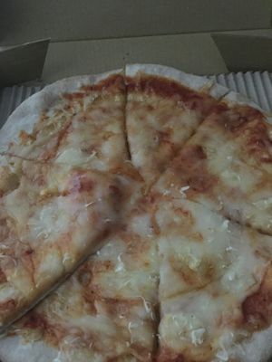 Vegan cheese and tomato pizza - 175NT at So Free Pizza - Ximen in Taipei