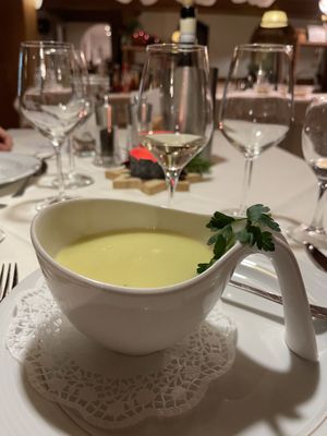 Kartoffel-Cremesuppe  at Hotel Onach in Onies