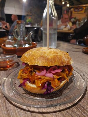 Bocata de pulled de setas at All Negre in Montardit De Baix